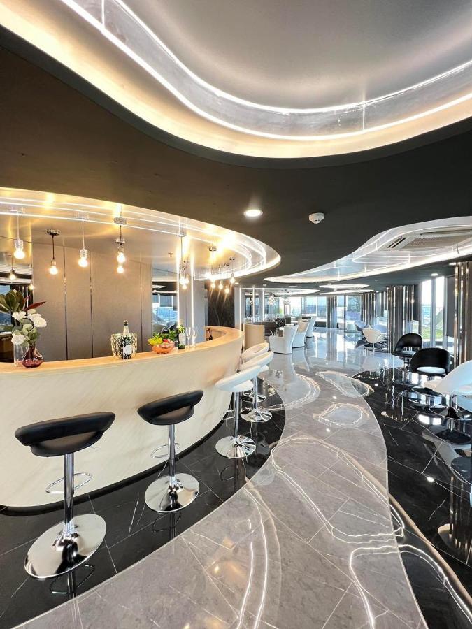 Oakwood Suites Tiwanon Bangkok Нонтхабури Экстерьер фото
