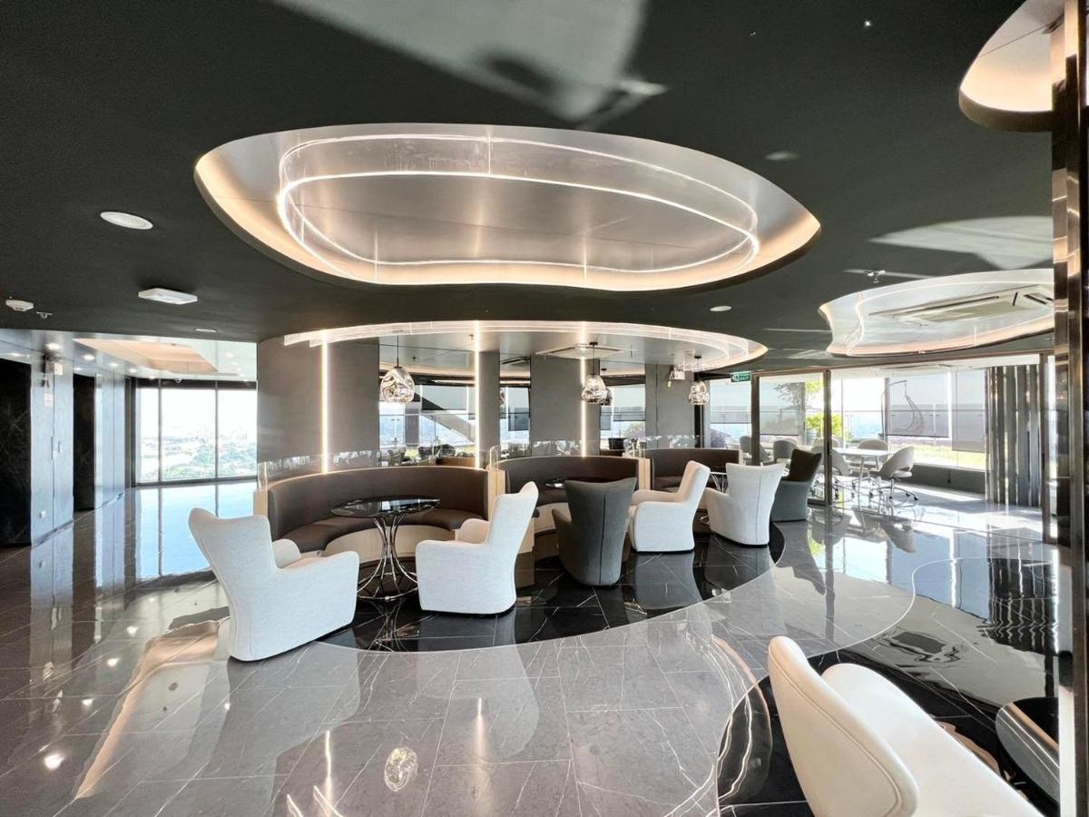 Oakwood Suites Tiwanon Bangkok Нонтхабури Экстерьер фото